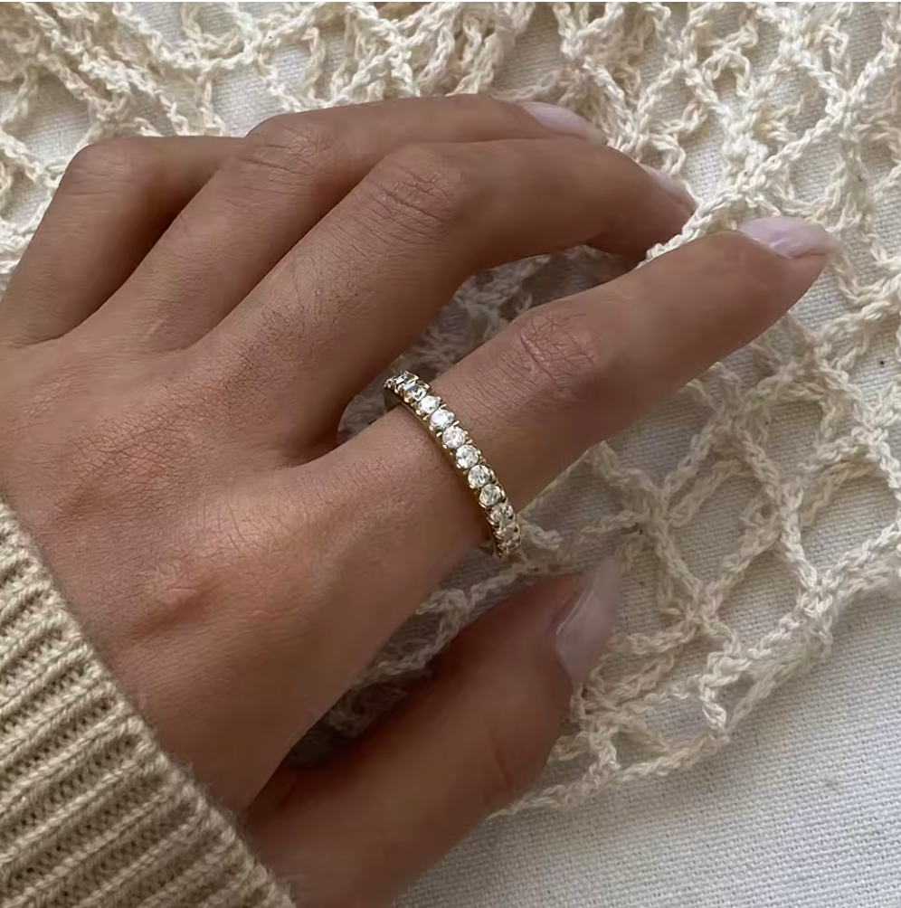 Full Circle Zircon Polished Ring 18K Gold Plated for Women Stainless Steel Hypoallergenic Tarnish-Free Waterproof